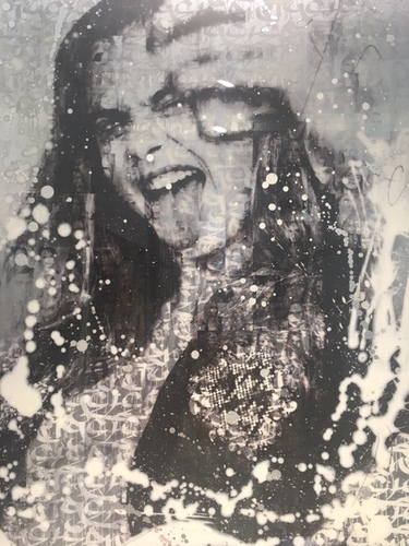 Iconic Cara