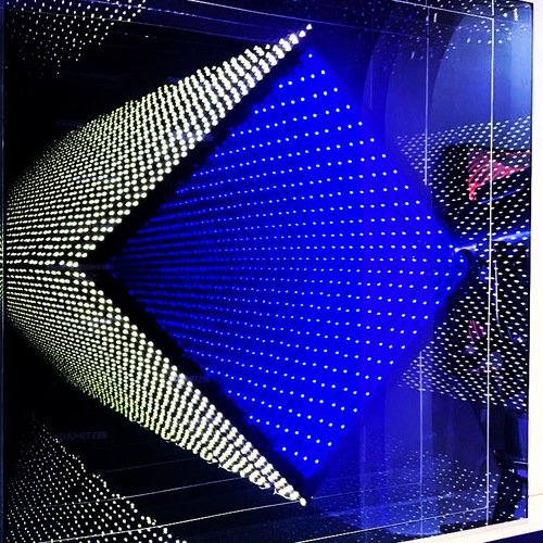 LED carré losange jaune et bleu